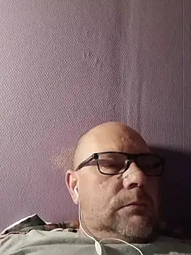 Snapshot of hairy_orbite chatting on October 19, 2025, 4:26 am hairy orbite online show from October 19, 2025, 4:26 am