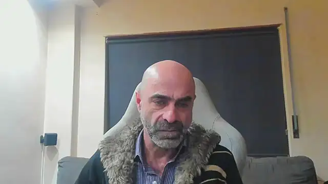 Snapshot of Bicopflirt chatting on February 12, 2026, 12:21 am Bicopflirt online show from February 12, 2026, 12:21 am