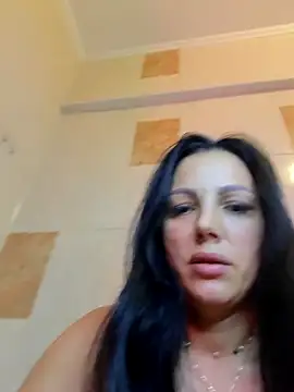 Snapshot of ReiyaRey chatting on April 24, 2026, 7:16 pm ReiyaRey online show from April 24, 2026, 7:16 pm