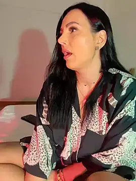 ReiyaRey online show from April 14, 2026, 10:04 pm