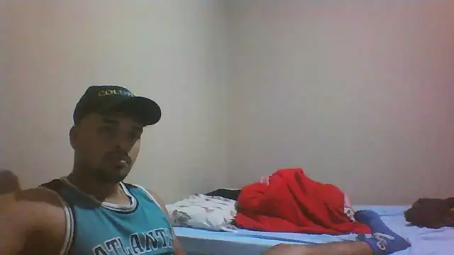 Snapshot of Xcumshot33 chatting on December 14, 2025, 3:35 am Xcumshot33 online show from December 14, 2025, 3:35 am