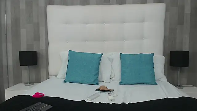 LeahMillerr online show from October 17, 2025, 5:15 pm