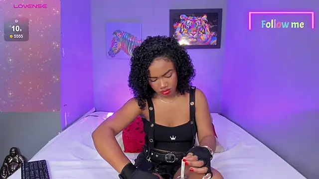 Snapshot of EmmaSmith06 chatting on February 4, 2025, 5:12 pm EmmaSmith06 online show from February 4, 2025, 5:12 pm