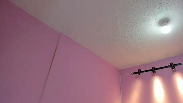 LoveQueen2 online show from December 3, 2025, 12:04 pm