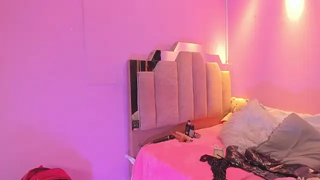 LoveQueen2 online show from January 6, 2026, 11:58 am