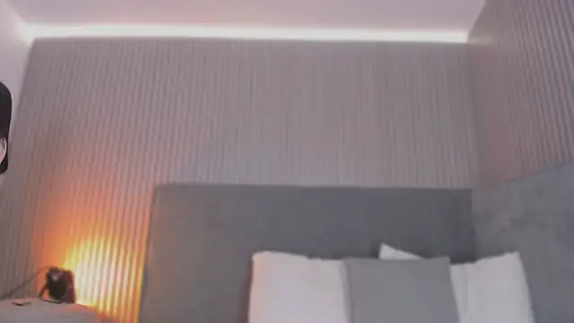 emelie 89 online show from February 10, 2026, 12:26 pm