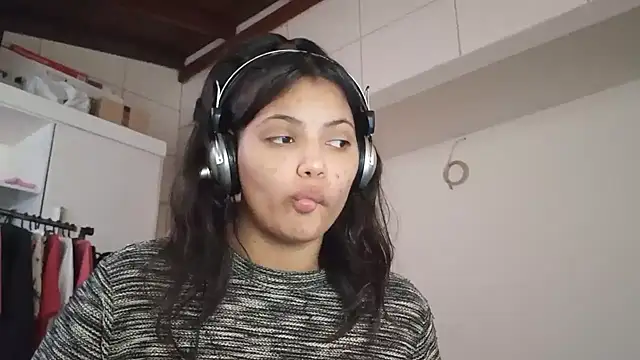 Snapshot of bombomepimenta chatting on October 13, 2025, 4:19 pm bombomepimenta online show from October 13, 2025, 4:19 pm