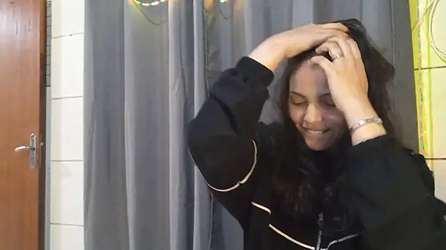 Snapshot of bombomepimenta chatting on November 30, 2025, 11:05 pm bombomepimenta online show from November 30, 2025, 11:05 pm