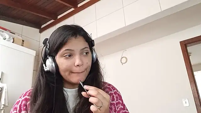 Snapshot of bombomepimenta chatting on November 8, 2025, 11:14 am bombomepimenta online show from November 8, 2025, 11:14 am