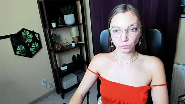 Snapshot of EmillyPlay chatting on February 6, 2025, 5:40 pm EmillyPlay online show from February 6, 2025, 5:40 pm
