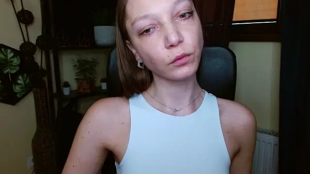 EmillyPlay online show from March 9, 2026, 12:52 pm