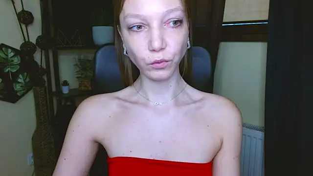 EmillyPlay online show from March 4, 2026, 10:34 am