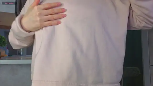 Snapshot of DonnaBurkee chatting on April 10, 2026, 4:30 am DonnaBurkee online show from April 10, 2026, 4:30 am