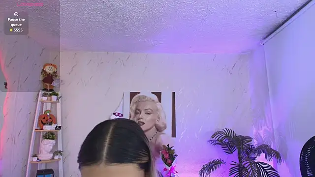 SALOOMEE   online show from February 5, 2026, 11:17 am