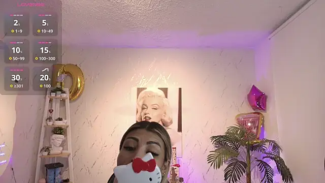 SALOOMEE   online show from September 10, 2025, 10:58 am