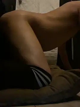 Snapshot of ElPollo77 chatting on February 6, 2026, 7:37 am ElPollo77 online show from February 6, 2026, 7:37 am