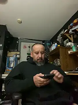 Snapshot of ElPollo77 chatting on March 22, 2025, 5:39 am ElPollo77 online show from March 22, 2025, 5:39 am