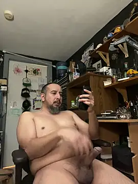 Snapshot of ElPollo77 chatting on February 25, 2025, 4:35 am ElPollo77 online show from February 25, 2025, 4:35 am