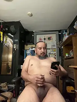 Snapshot of ElPollo77 chatting on March 9, 2025, 7:45 am ElPollo77 online show from March 9, 2025, 7:45 am