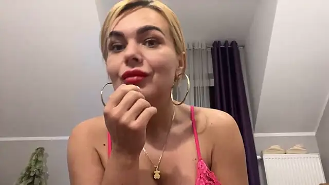 Snapshot of DESIREjenny chatting on January 6, 2025, 11:18 am DESIREjenny online show from January 6, 2025, 11:18 am