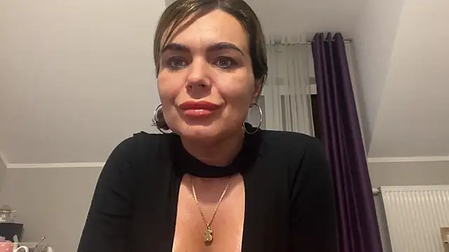 Snapshot of DESIREjenny chatting on February 14, 2025, 11:53 am DESIREjenny online show from February 14, 2025, 11:53 am