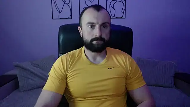 brindlefly6969 online show from May 18, 2026, 10:31 am