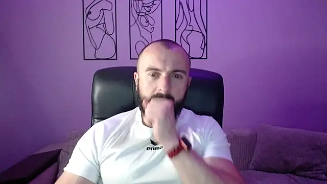 brindlefly6969 online show from October 28, 2025, 11:42 am