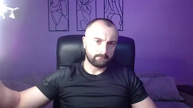 brindlefly6969 online show from April 23, 2026, 10:33 am