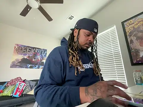 4EVAGLACIERS online show from April 6, 2026, 9:27 pm