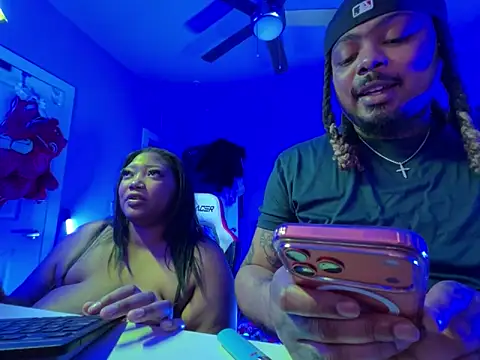 4EVAGLACIERS online show from February 9, 2026, 6:11 am