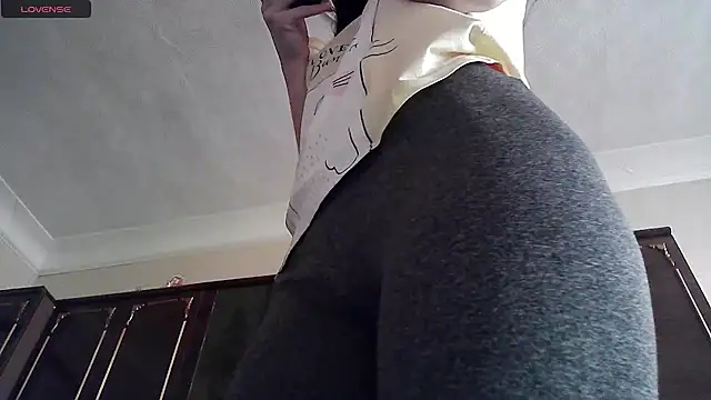 Snapshot of ElizaSwon chatting on July 2, 2026, 3:29 pm ElizaSwon online show from July 2, 2026, 3:29 pm