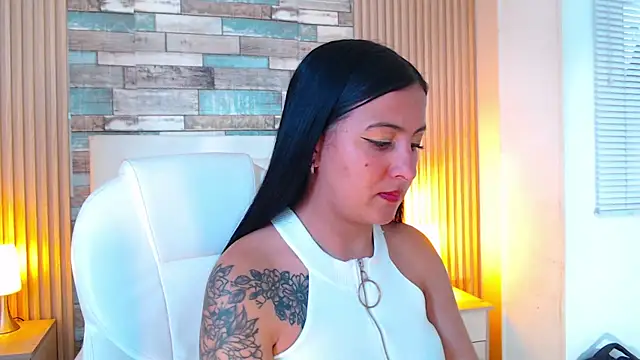 Snapshot of isabella_smith_ chatting on November 10, 2025, 8:03 pm isabella smith online show from November 10, 2025, 8:03 pm