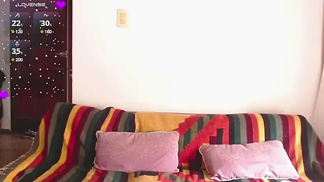 Snapshot of Your_Hand_In_mine chatting on March 4, 2025, 7:01 pm Your Hand In mine online show from March 4, 2025, 7:01 pm