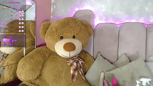Snapshot of puca_ebony chatting on February 11, 2025, 8:10 pm puca ebony online show from February 11, 2025, 8:10 pm