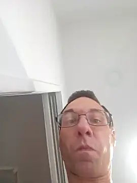 Snapshot of Iliketocooksquirt25 chatting on October 14, 2025, 3:07 am Iliketocooksquirt25 online show from October 14, 2025, 3:07 am