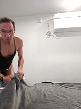 Snapshot of Iliketocooksquirt25 chatting on December 18, 2025, 11:30 pm Iliketocooksquirt25 online show from December 18, 2025, 11:30 pm