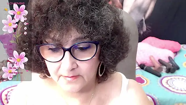 Snapshot of cataleya_mom chatting on March 21, 2025, 1:45 pm cataleya mom online show from March 21, 2025, 1:45 pm