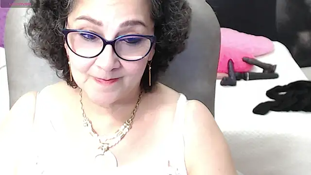 Snapshot of cataleya_mom chatting on March 2, 2025, 6:59 am cataleya mom online show from March 2, 2025, 6:59 am