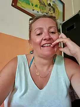 Snapshot of lady_charlyne chatting on February 3, 2025, 5:24 pm lady charlyne online show from February 3, 2025, 5:24 pm