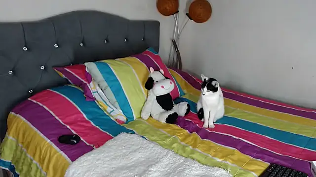 Snapshot of Chantal_hott chatting on October 18, 2025, 11:18 pm Chantal hott online show from October 18, 2025, 11:18 pm