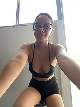 Salome Villa online show from September 23, 2025, 4:47 pm