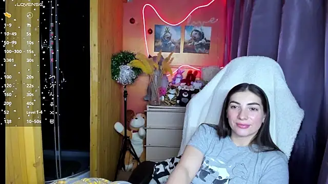 Snapshot of Fiery_Brunette_ chatting on January 13, 2026, 4:16 am Fiery Brunette online show from January 13, 2026, 4:16 am