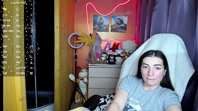 Snapshot of Fiery_Brunette_ chatting on January 15, 2026, 5:33 am Fiery Brunette online show from January 15, 2026, 5:33 am