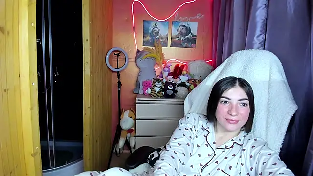 Snapshot of Fiery_Brunette_ chatting on January 18, 2026, 7:45 am Fiery Brunette online show from January 18, 2026, 7:45 am