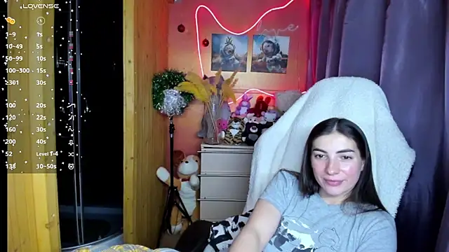 Snapshot of Fiery_Brunette_ chatting on January 13, 2026, 4:22 pm Fiery Brunette online show from January 13, 2026, 4:22 pm