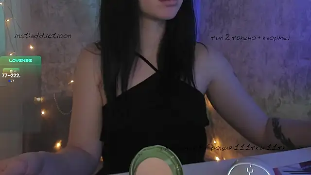 Snapshot of elena_addiction chatting on February 2, 2025, 12:13 pm elena addiction online show from February 2, 2025, 12:13 pm