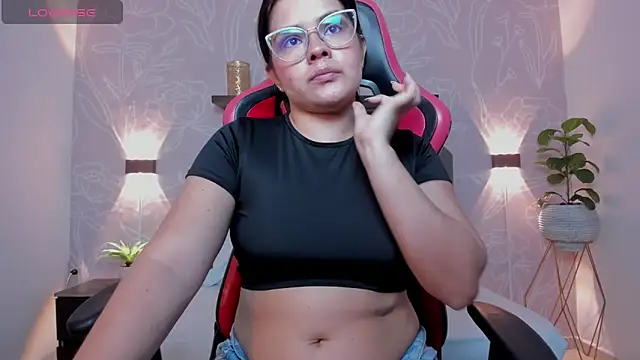 Snapshot of ayla13_ chatting on February 26, 2026, 7:03 pm ayla13 online show from February 26, 2026, 7:03 pm