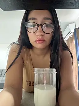 Sexyedith09 online show from May 14, 2026, 5:43 pm
