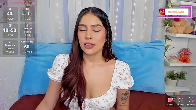 HazzelGray online show from September 18, 2025, 2:42 pm