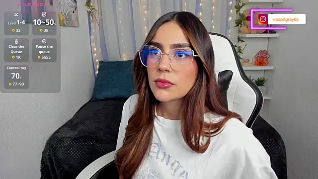 Snapshot of HazzelGray chatting on January 8, 2026, 2:12 pm HazzelGray online show from January 8, 2026, 2:12 pm